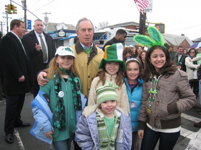 NYC Mayor Bloomberg with granddaughter Kelly & nieces